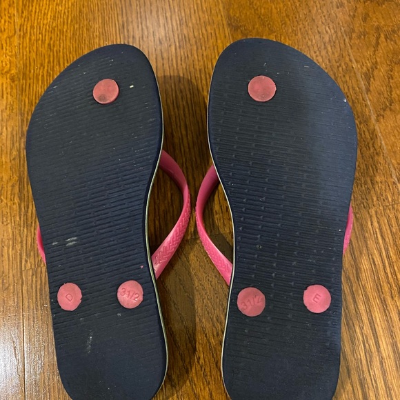 Pink and navy havaianas - Picture 3 of 3